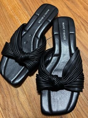 Marc Fisher Black Knotted Leather Slide Mules. Size 6.5